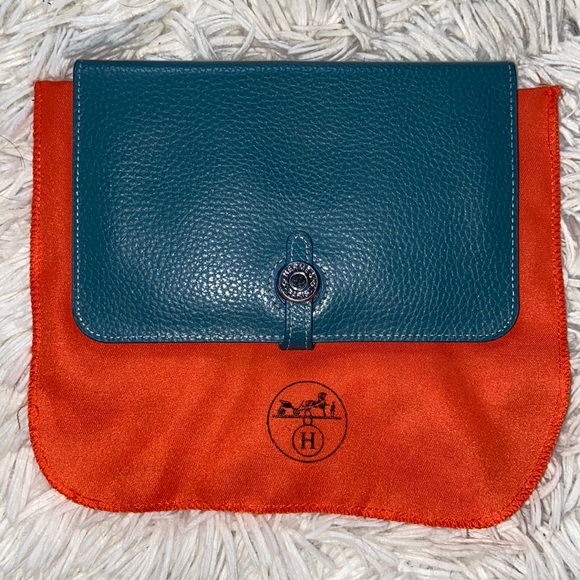 Hermes Handbags - Hermès Dogon Wallet